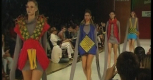 Colombia: Models catwalk in annual fashion fair 